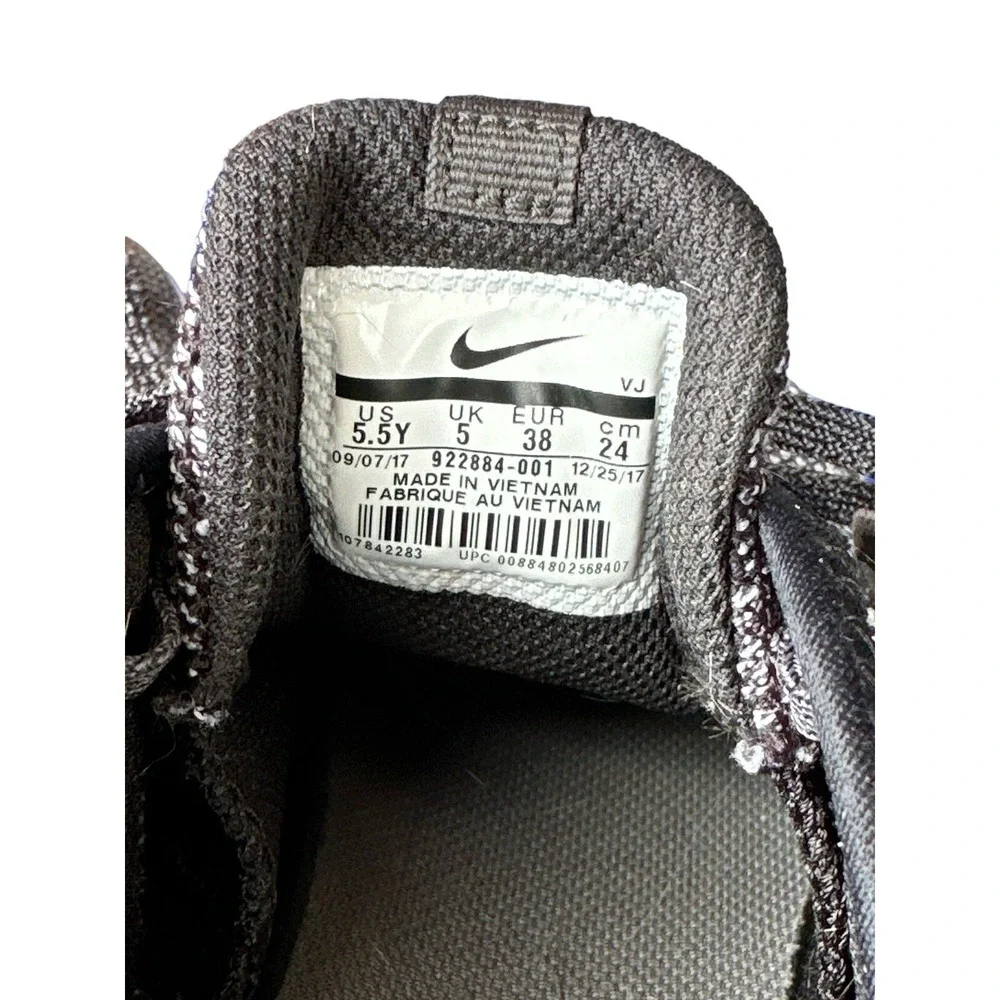 Nike Youth‎ Air Max Sequent 3 Size 5.5Y Black/Grey